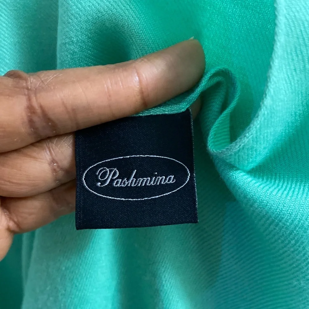 Vintage pashmina green scarf